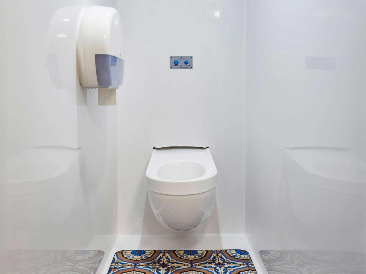 Hotelf1 Nimes Ouest Bagian luar foto